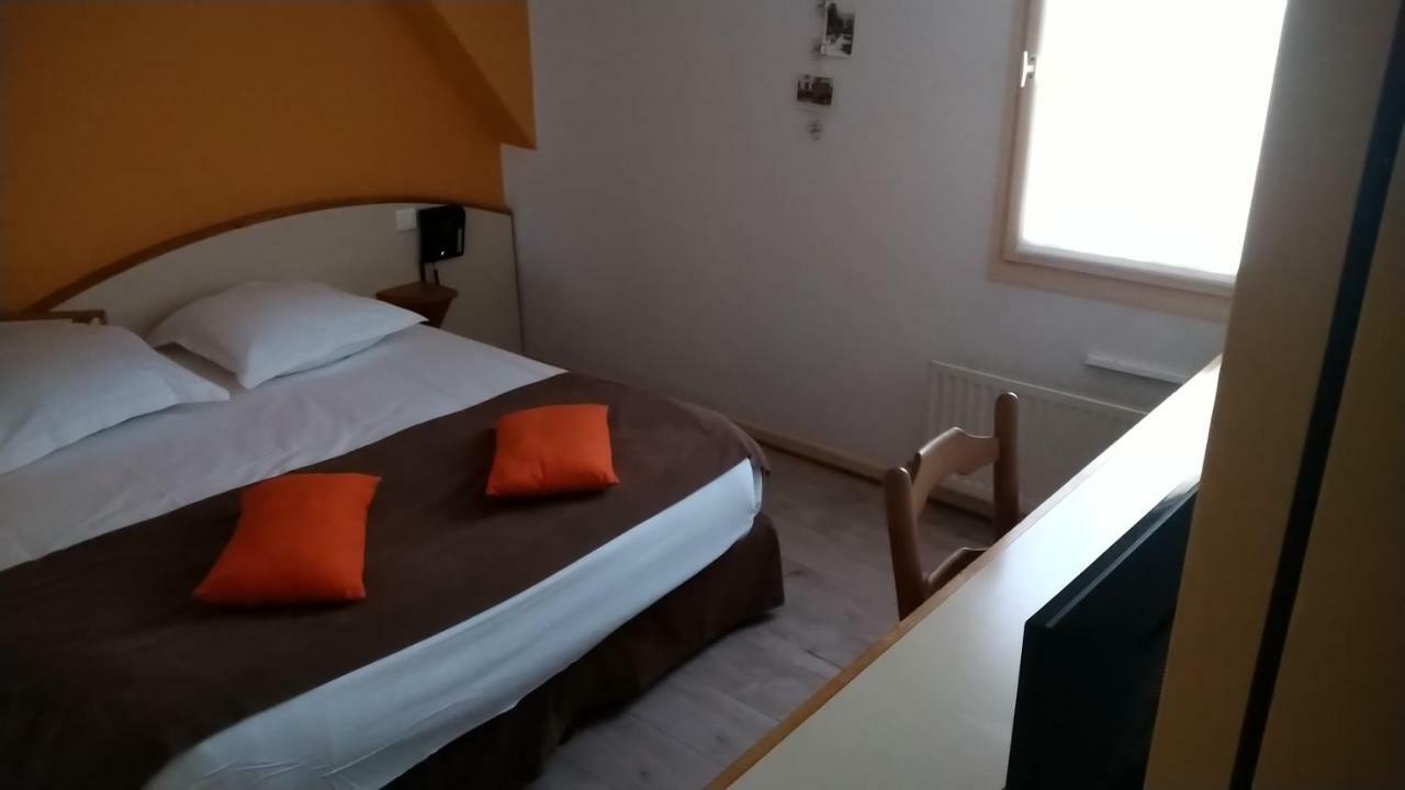 Hotel Les Vignes Rouges Ispagnac Dış mekan fotoğraf