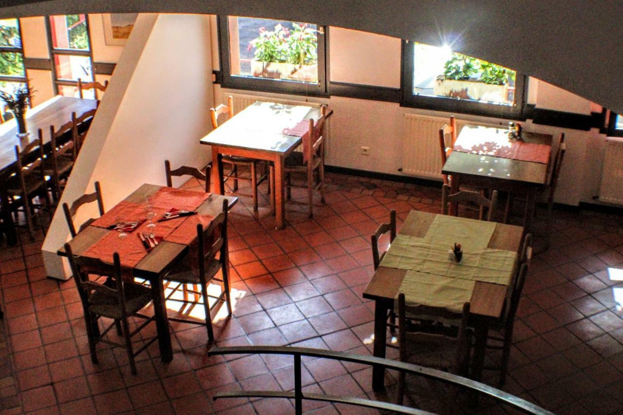 Hotel Les Vignes Rouges Ispagnac Dış mekan fotoğraf